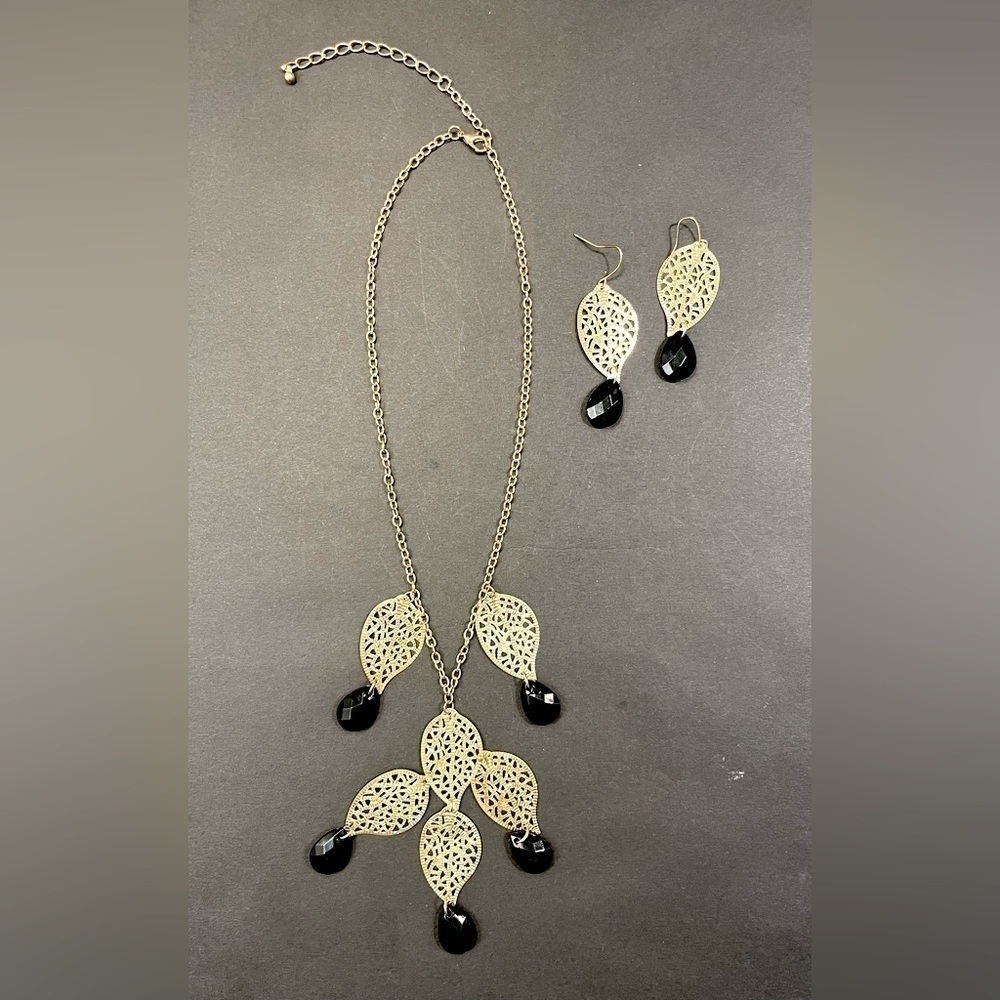 Necklace & Earring Set- Black & Gold